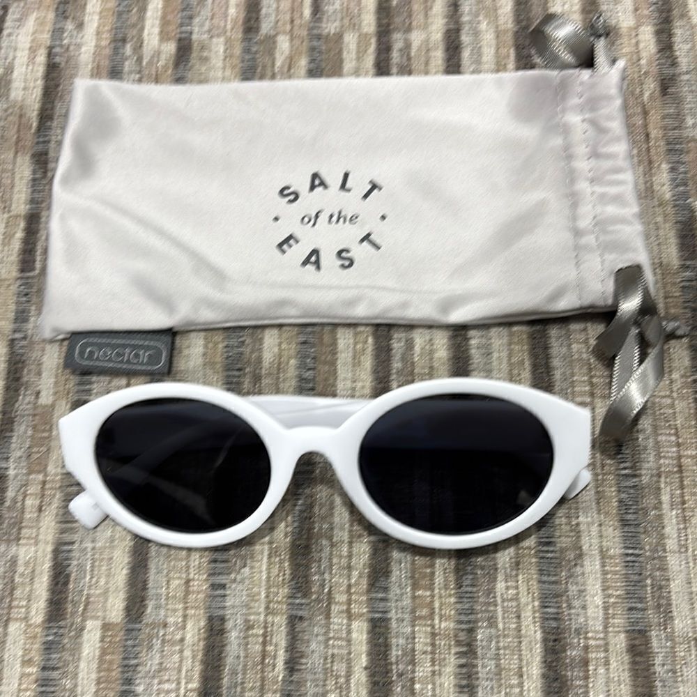 Nectar Anthropologie Atypical White Oval Sunglasses with Clothe Case